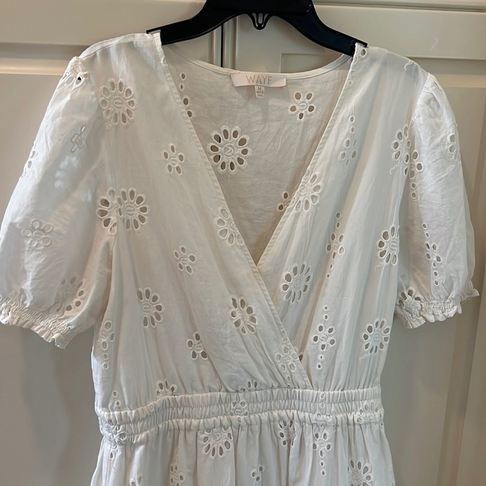 Brand:Wayf Size:Medium Color:White